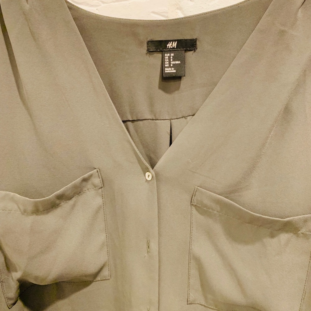 Gray Button down blouse! - Picture 2 of 3